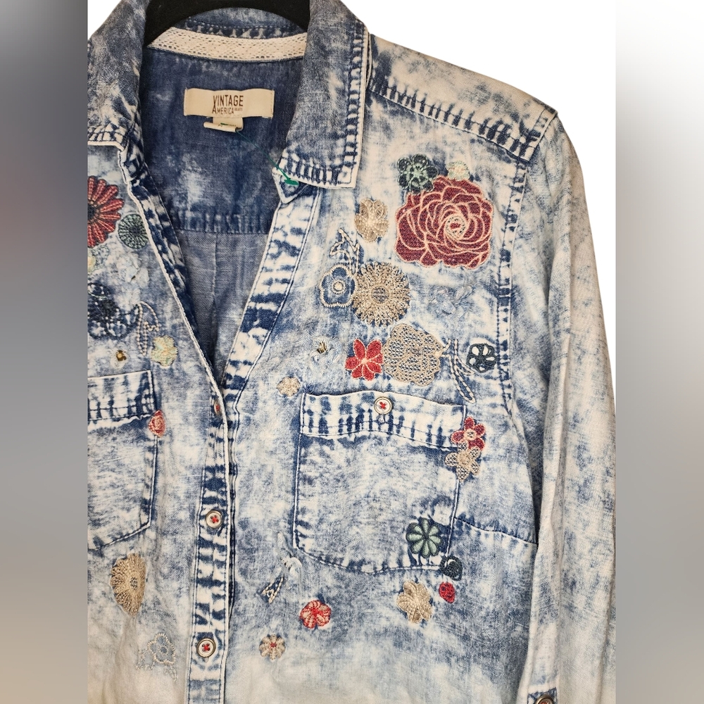 VINTAGE AMERICA BLUES acid wash button down shirt, size M